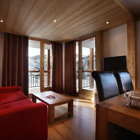 Des Neiges : La Cime Des Arcs Aparthotel 4*