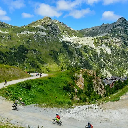 Aparthotel Des Neiges : La Cime Des Arcs 4*