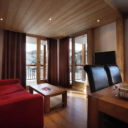 Des Neiges : La Cime Des Arcs 4*